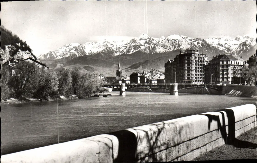 Grenoble — O Isère e as Alpes — Édition Ennece - Frente