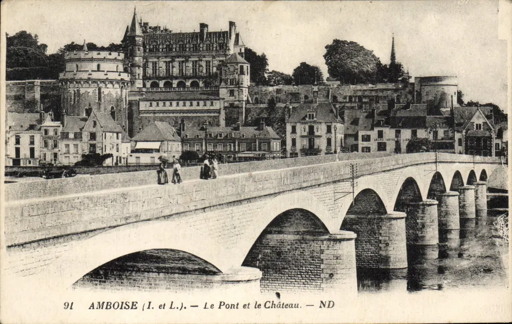 Amboise (I. e L.) — O Ponte e o Castelo — ND - Frente