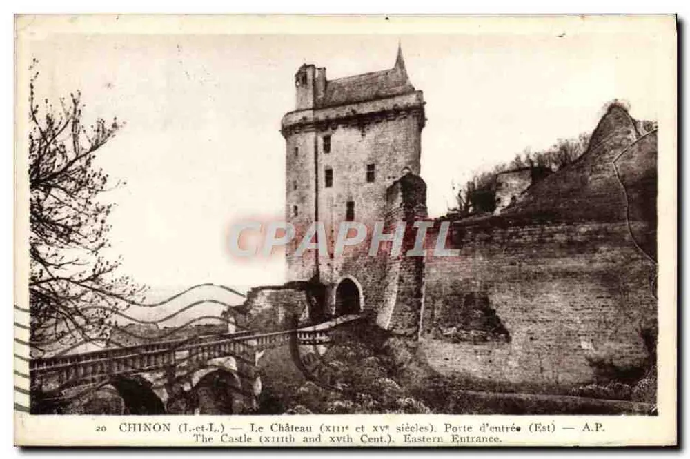 Chinon (Indre-et-Loire) — O Castelo (séculos XIII e XV), Porta de entrada (Leste) — A.P. - Frente