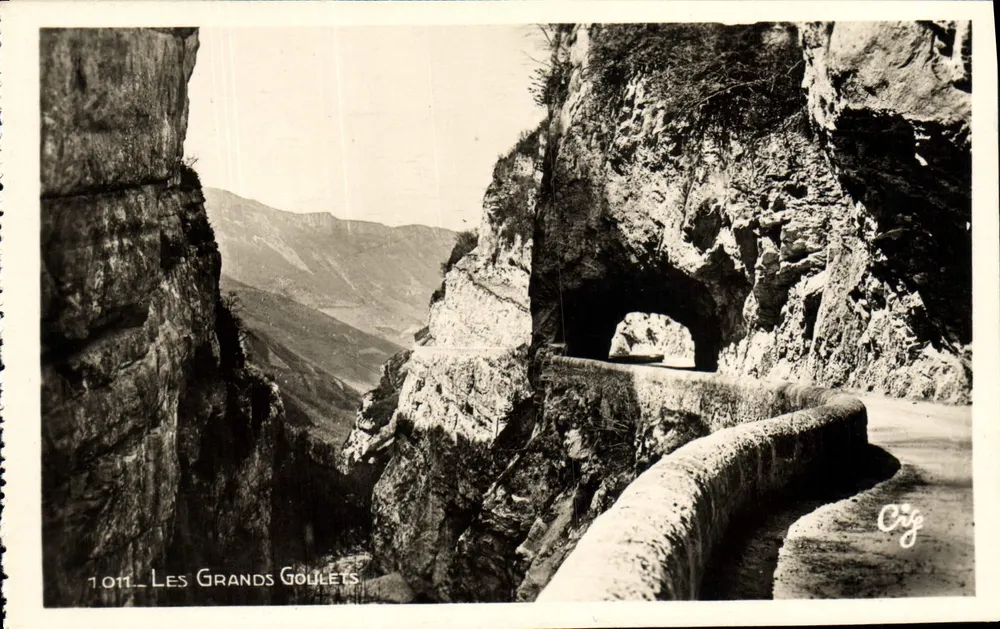 Les Grands Goulets — vista do túnel e do paisagem montanhosa — Cig - Frente