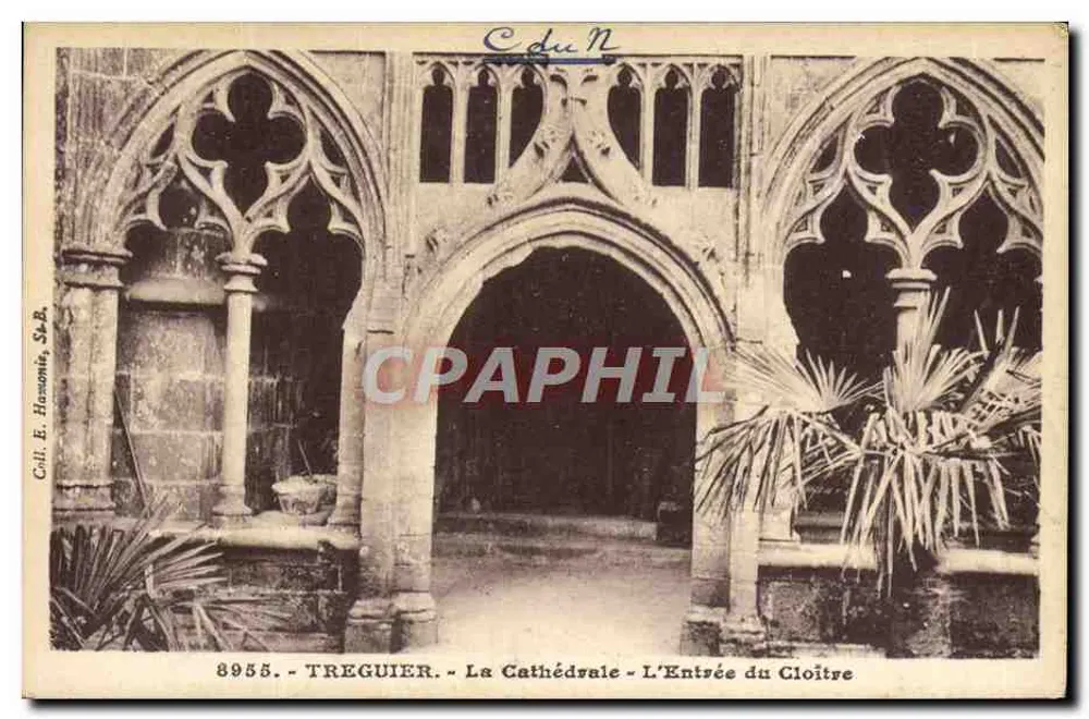 TREGUIER - A Catedral - A Entrada do Claustro — Coleção E. Hamon, St.B. - Frente