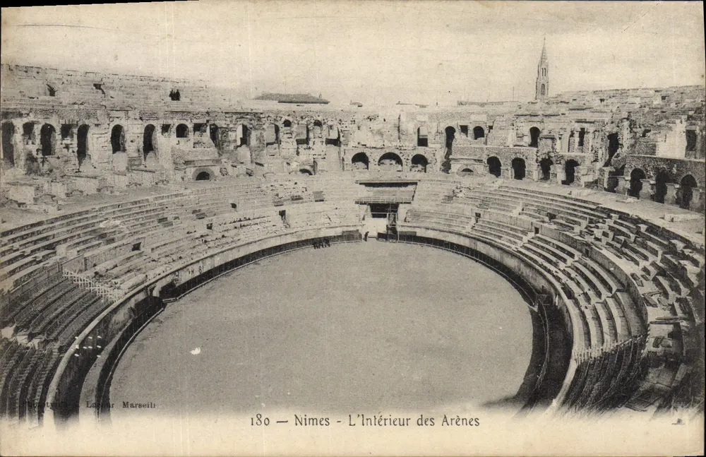 Nîmes - O Interior das Arênes — L. Lepour Marselli, n° 180 - Frente