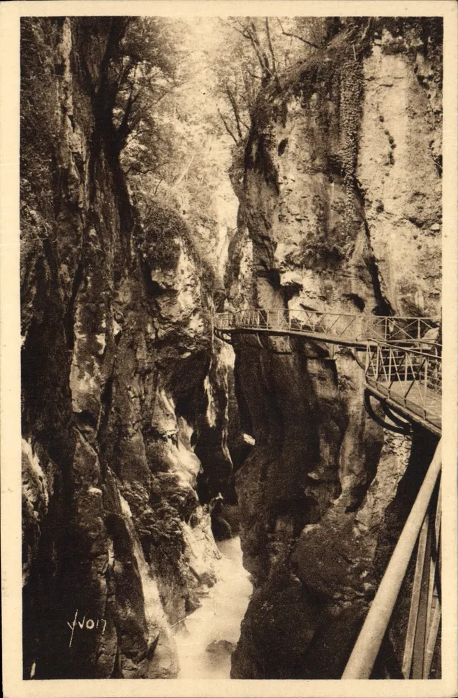 Les Gorges du Fier — Annecy (Haute-Savoie) — Edições d'Art Martel - Frente