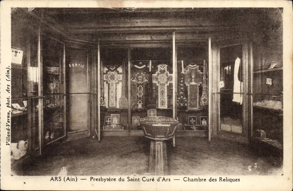ARS (Ain) — Präsidium des heiligen Curé d'Ars — Kammer der Reliquien — Villand-Verny, Foto. Ars (Ain) - Vorderseite