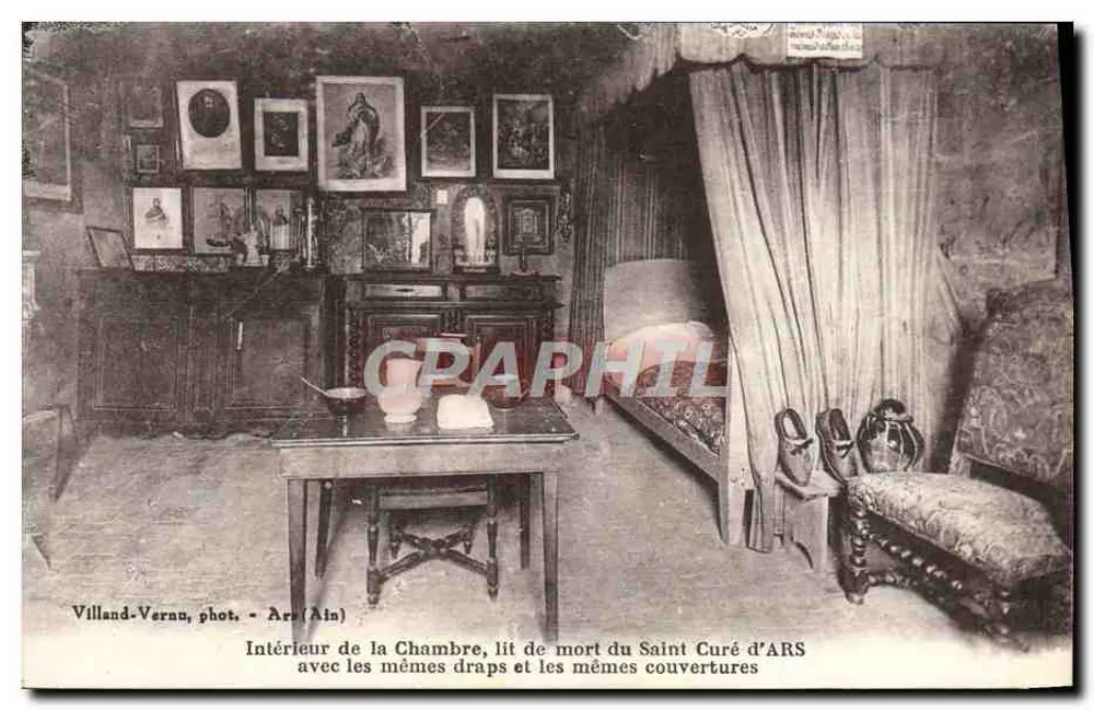 Quarto do Santo Curado de Ars — Interior com leito de morte e lençóis - Frente