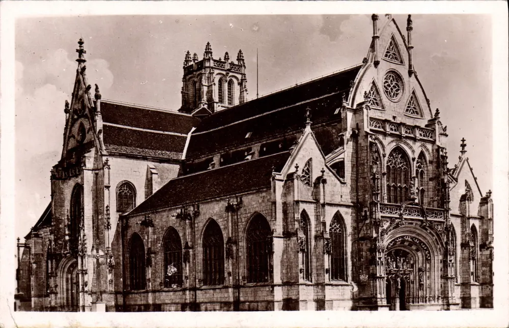 A Igreja de Brou — vista geral — Lévy e Neudain Réunis, Imp. Lett. Paris - Frente