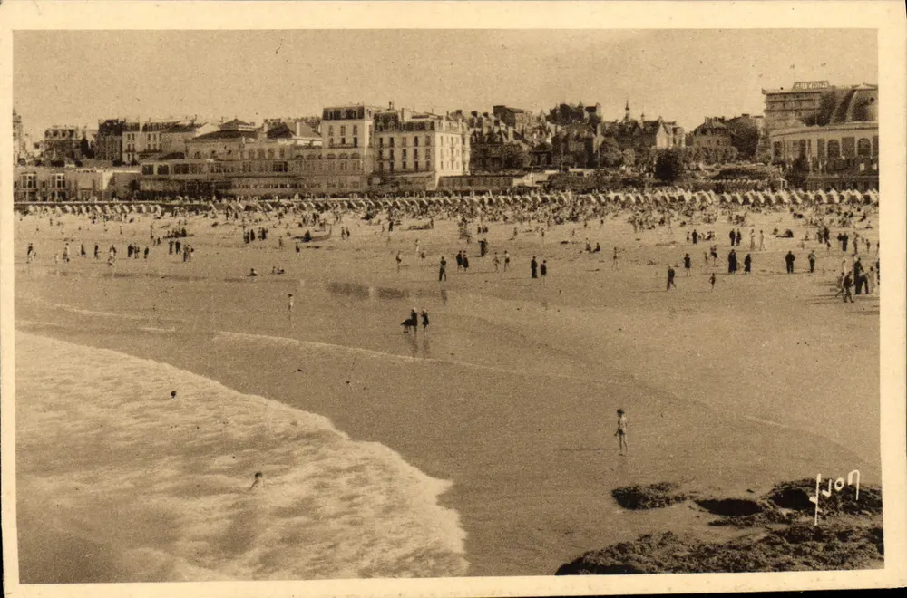 Dinard (Ille-et-Vilaine) — A praia com maré alta — Les Éditions d'Art Yvon, Paris - Frente