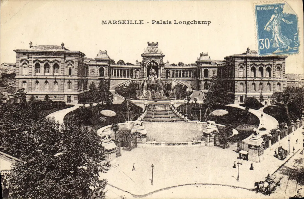 Marseille - Palácio Longchamp — vista do jardim e da fonte — editor não visível - Frente