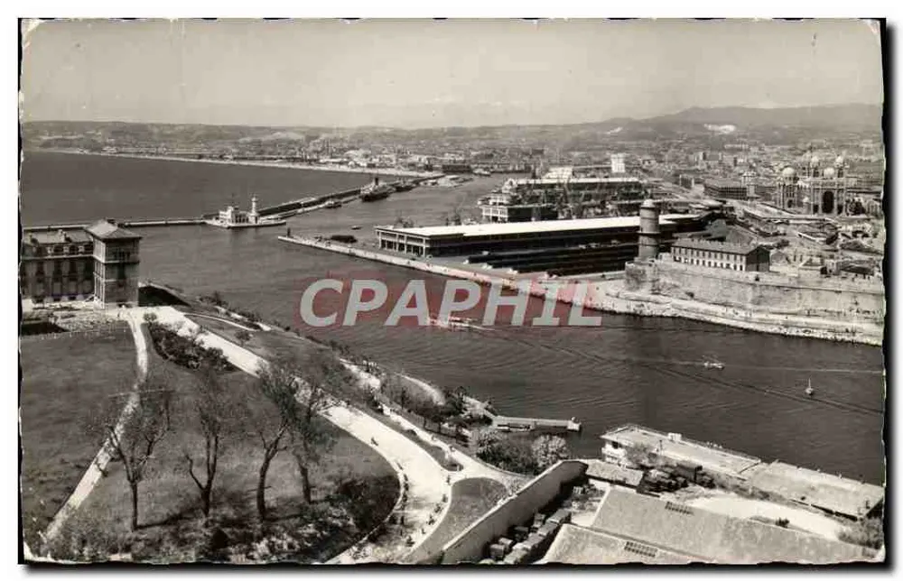 Luftbild des Hafens von Marseille — Verlag Le Carrefour du Monde, n° 1012 - Vorderseite