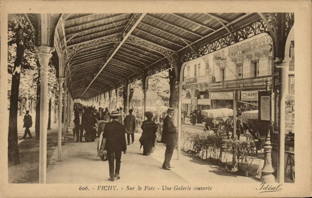 Vichy - Auf dem Park - Eine überdachte Galerie — Ideal, n°606 - Vorderseite