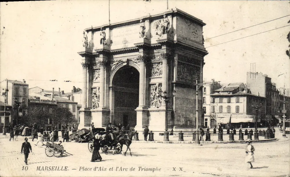 Marselha — Praça de Aix e o Arco do Triunfo — editor Mercier d'Occasional - Frente