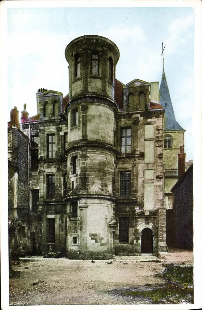Chatillon-sur-Seine — Haus Philandrier (Museum) — Renaissance-Turm - Vorderseite