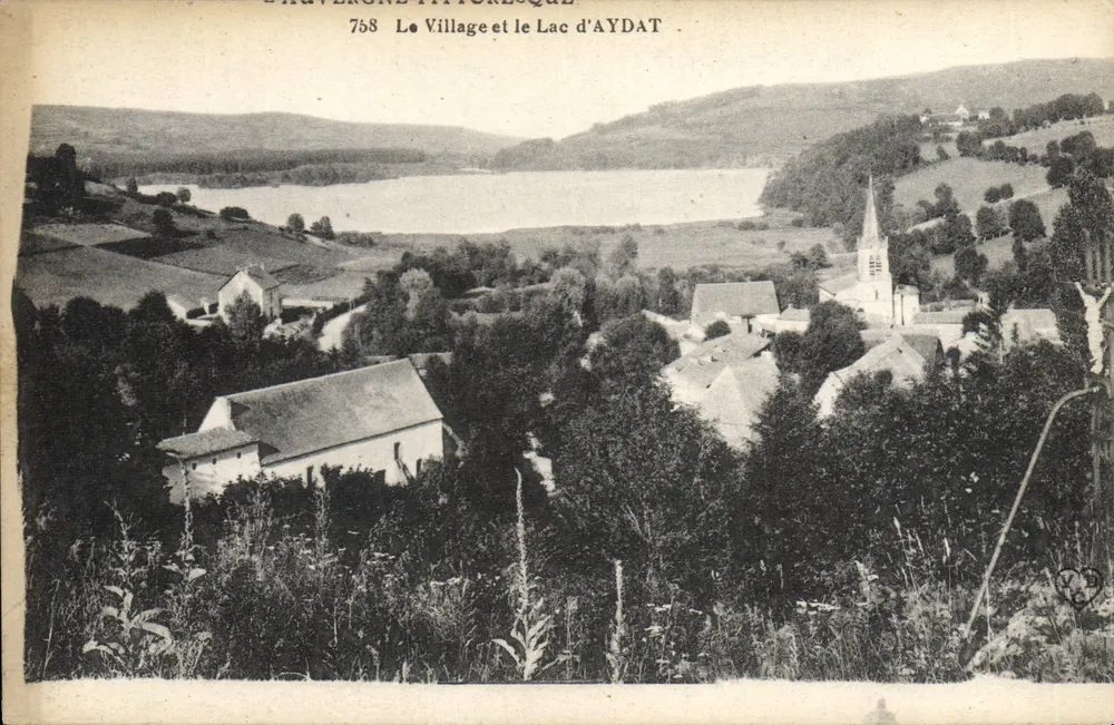 Das Dorf und der See von Aydat — pittoreskes Sauvergne — Serie 758 - Vorderseite
