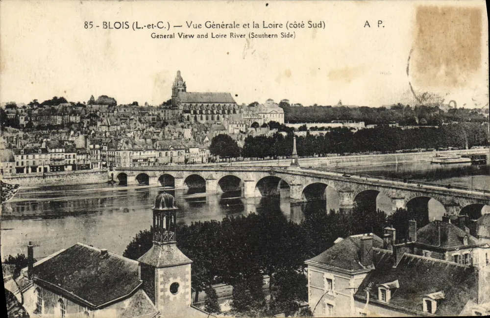 Blois (Loir-et-Cher) — Vista Geral e o Rio Loire (lado Sul) — A.P. - Frente