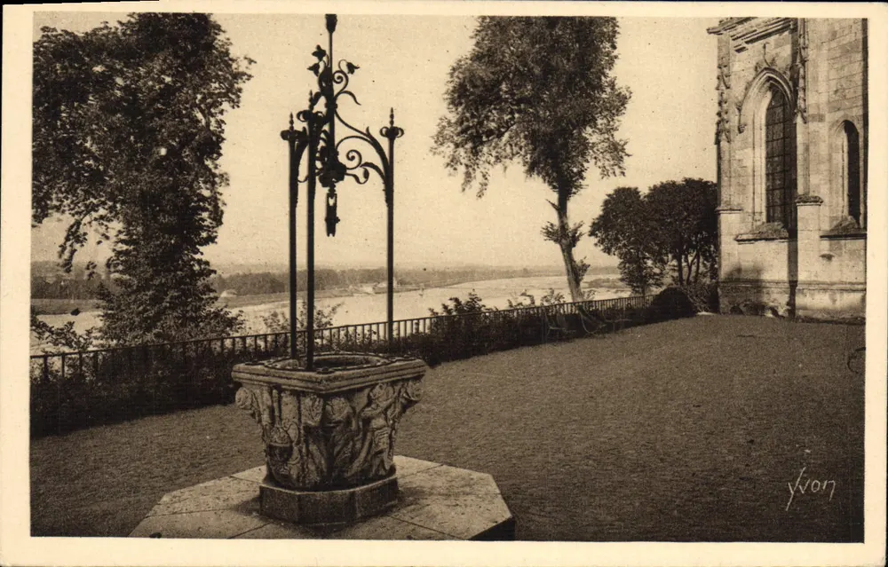 Schloss Chaumont-sur-Loire — Der Alte Brunnen und die Kapelle — Éditions Yvon - Vorderseite