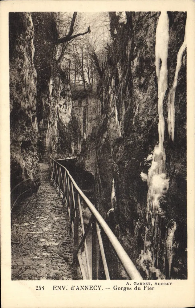 ENV. DE ANNECY — Gorges do Fier — A. Gardet, Annecy - Frente