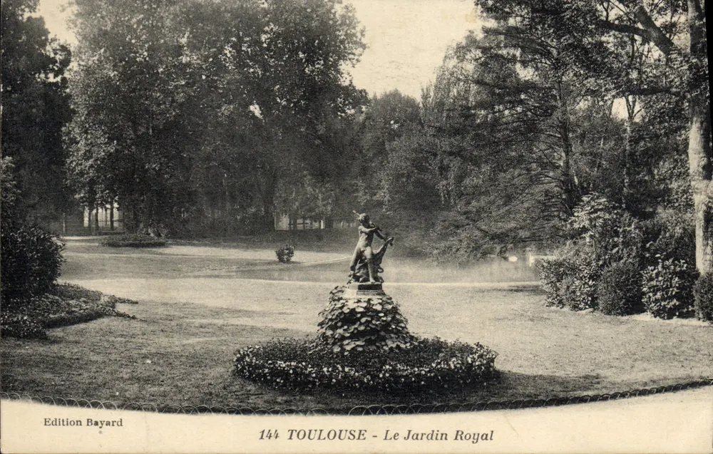 Toulouse - El Jardín Real — estatua central en un parque arbolado — Edición Bayard, n° 144 - Anverso