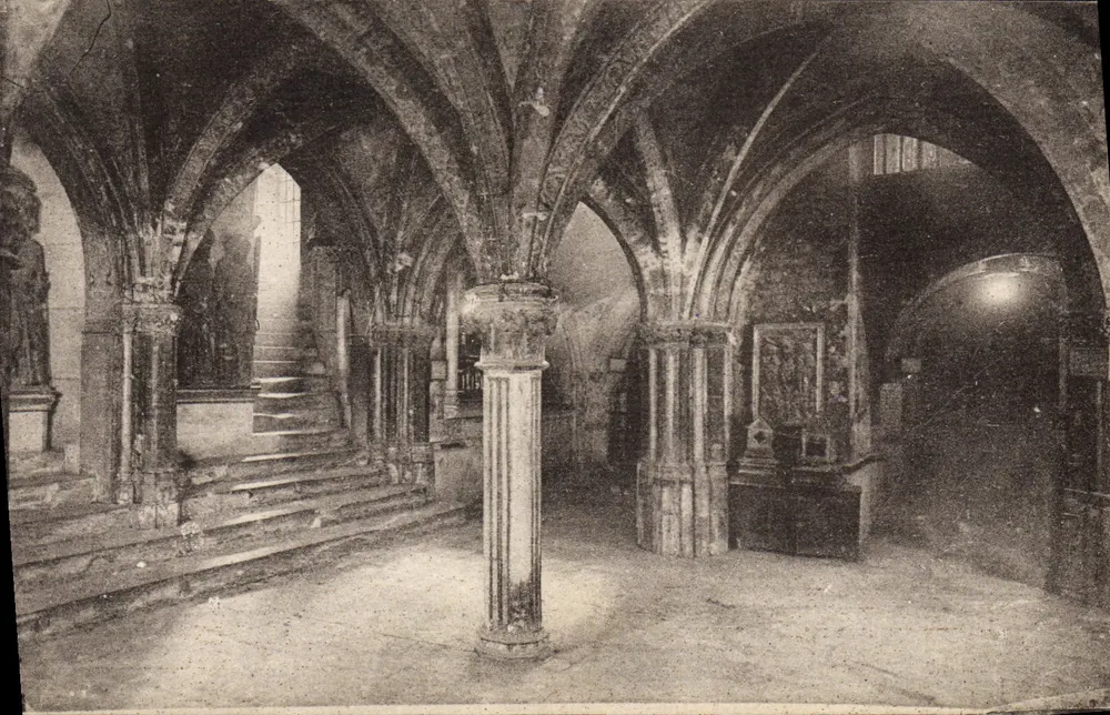 Krypta der Heiligen Körper — Basilika Saint-Sernin — Toulouse - Vorderseite