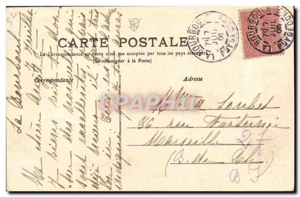 La Tour d'Auvergne — Niedrige Felsen des alten Schlosses — Auvergne - Rückseite