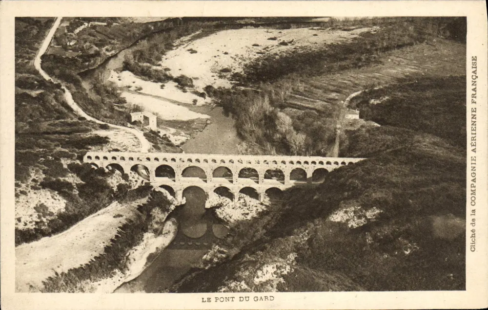 O Pont du Gard — vista aérea — Compagnie Aérienne Française - Frente