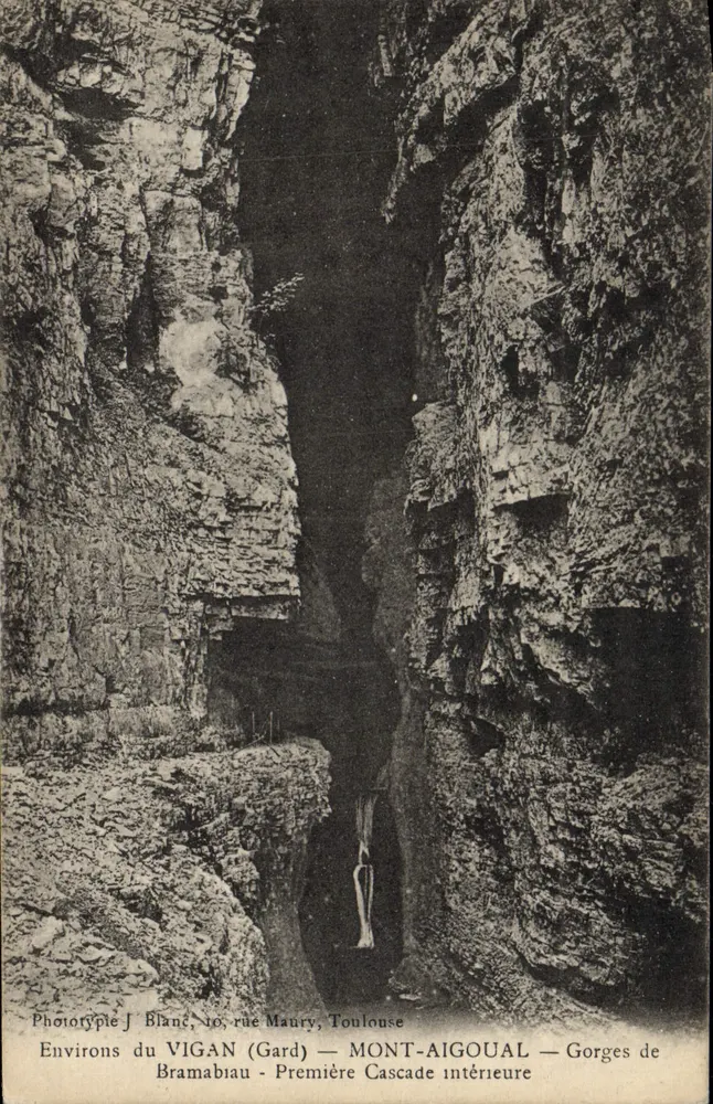 Gorges de Bramabiau — erste innere Wasserfall — Phototypie J. Blanc, rue Manry, Toulouse - Vorderseite