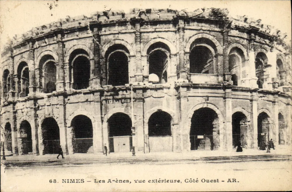 Nîmes — Les Arènes, äußere Ansicht, Westseite — AR. - Vorderseite