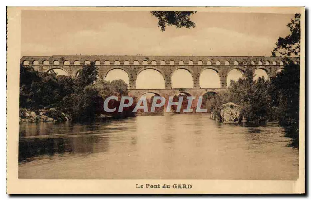 O Ponte do Gard — vista do viaduto sobre o rio — Edição Nanausa, foto - Frente