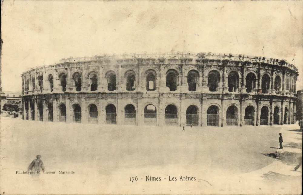 Nîmes - As Arênes — Fototipia E. Lacour Marseille, n° 176 - Frente