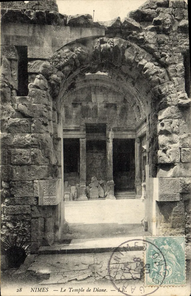 Nîmes — O Templo de Diana — I.E. — n°28 - Frente