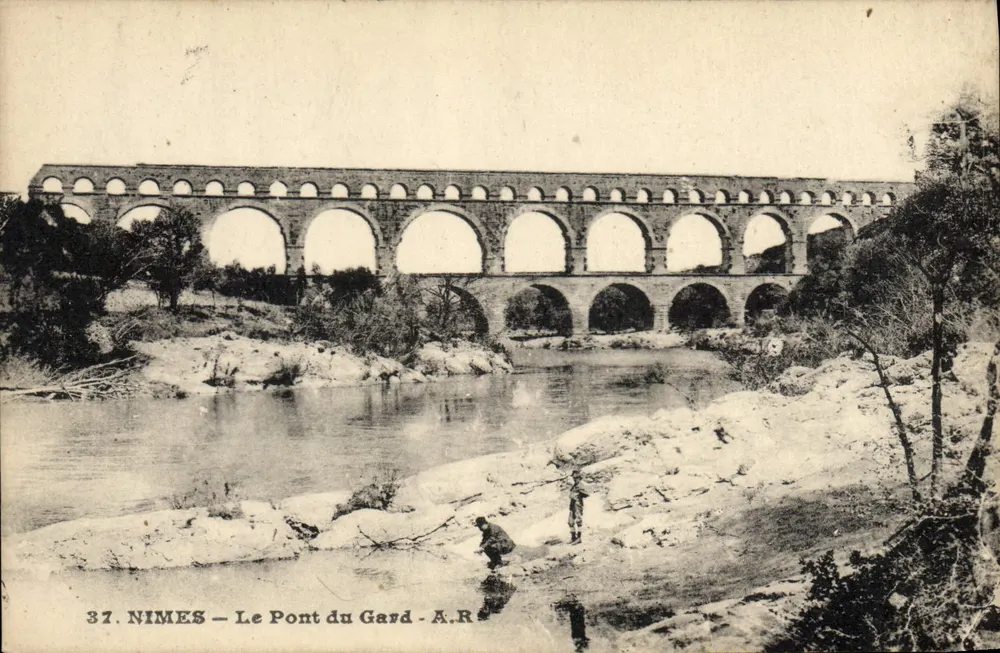 Nîmes — O Pont du Gard — A.R. — n°37 - Frente