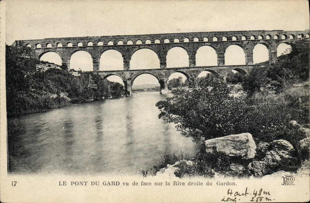 Der Pont du Gard — Frontansicht der rechten Seite des Gardon — JND Phot. - Vorderseite