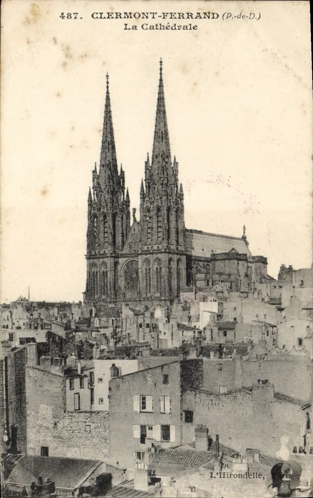 Clermont-Ferrand (P.-de-D.) — A Catedral — L'Hirondelle, Paris - Frente