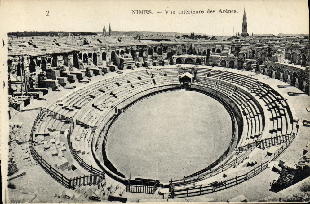 Nîmes — Visão interna das Arênes — Nourrien Frères, Paris - Frente