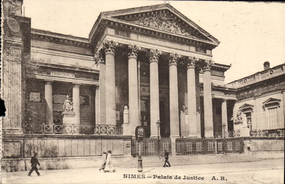 Nîmes — Palácio de Justiça — A.R. - Frente