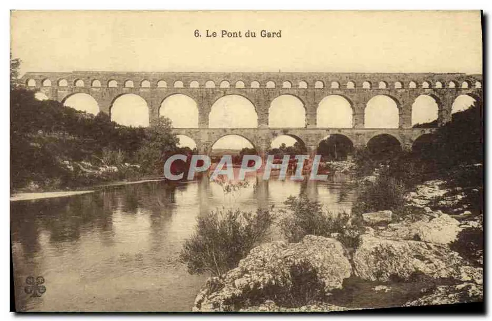 O Ponte do Gard — Fragmento Colossal de Aqueduto Romano - Frente