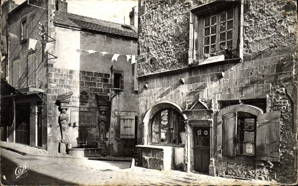 Riom - Casa e Fonte do Artesão — Cap - Frente