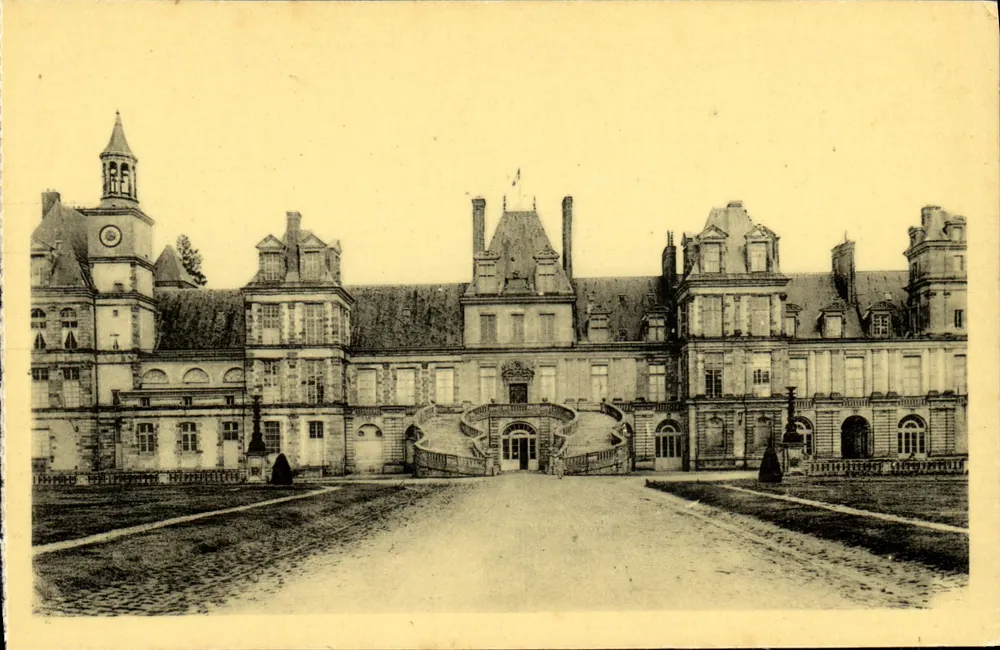 Castelo de Fontainebleau — vista geral — Edição dos Museus Nacionais, n°1 - Frente