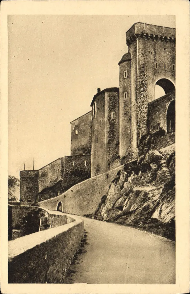 Sisteron — Porta do Dauphiné — Éd. de la Librairie Moderne A. Clergue - Frente