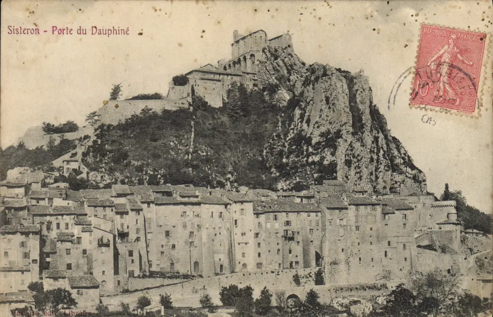 Sisteron - Porta do Dauphiné — Vista do castelo sobre a cidade — editor Véronique Éditeur Libraire - Frente