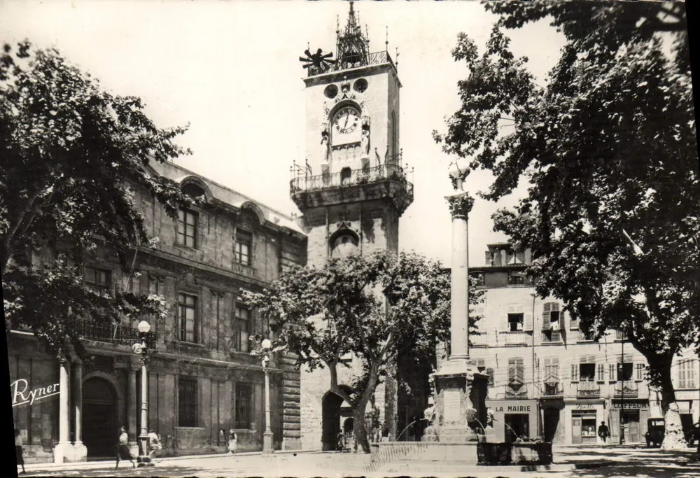 Aix-en-Provence — Die Stadt des Königs René — Rathausplatz — Fontäne (18. Jh.) und Glockenturm (16. Jh.) — Ryner - Vorderseite