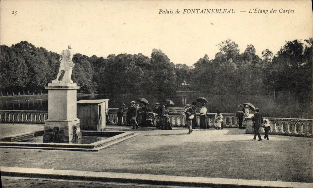 Schloss FONTAINEBLEAU — Der Karpfenteich - Vorderseite