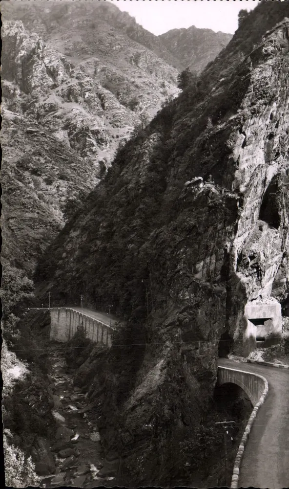 Oberen Schluchten des Cians — Die Straße von Touët-sur-Var nach Beuil — Edition Vella, Nice - Vorderseite