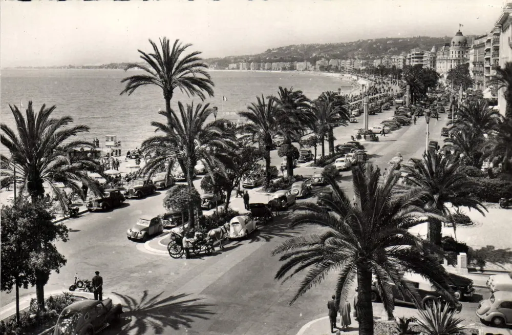 NICE — Vista Geral da Promenade des Anglais — L. Gilletta & Cie, Fotógrafo - Nice - Frente