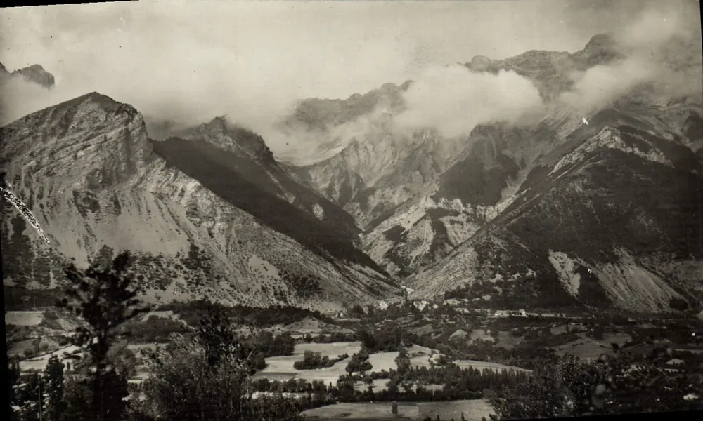 Die Alpen: Tal des Champsaur — Berg Ferraud (2.510 m.), Felsen Glaizil (2.252 m.), Gipfel Pierroux (2.322 m.), Dorf Glaizil (862 m.) — Verlag Antreis, Gap — Nr. 906 - Vorderseite