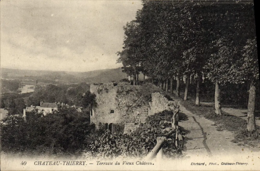 Château-Thierry — Terrasse du Vieux Château — Ehrhard, Phot. Château-Thierry, n°40 - Recto