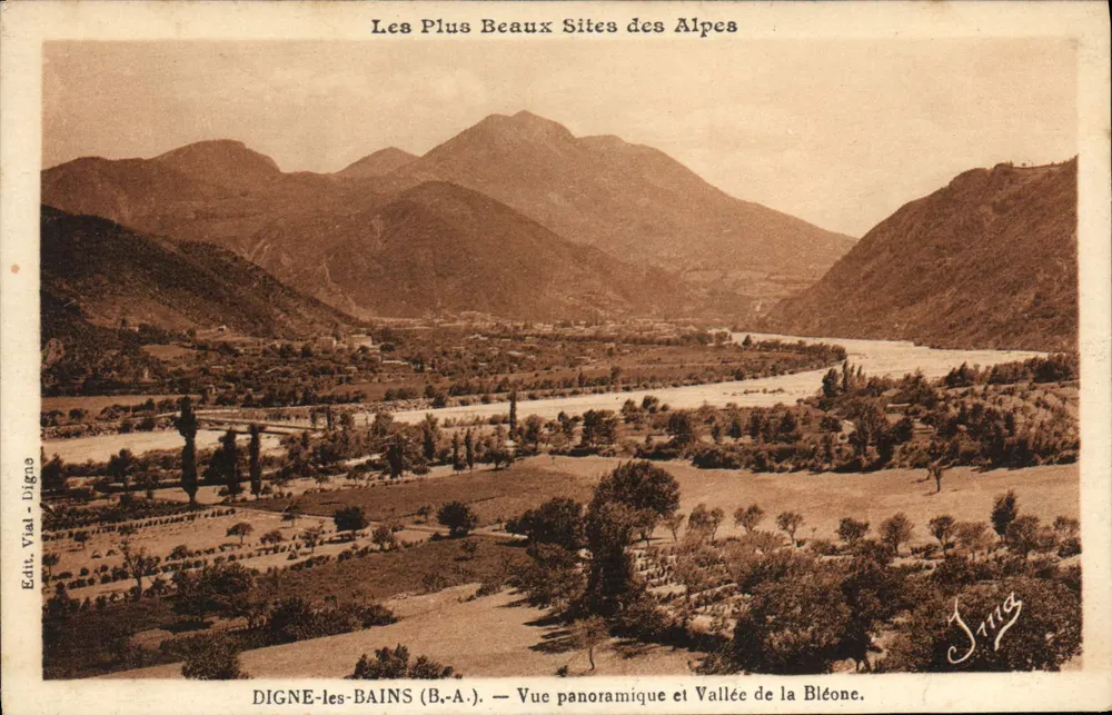 Digne-les-Bains (B.-A.) — Panoramablick und Tal der Bléone — Die Schönsten Orte der Alpen - Vorderseite