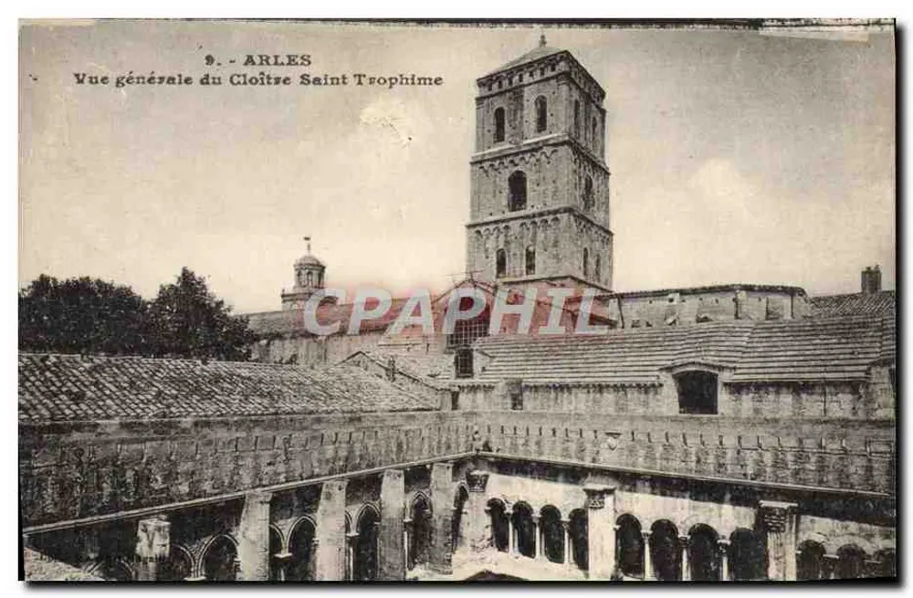 Arles - Vista geral do Claustro de São Trophime - Frente