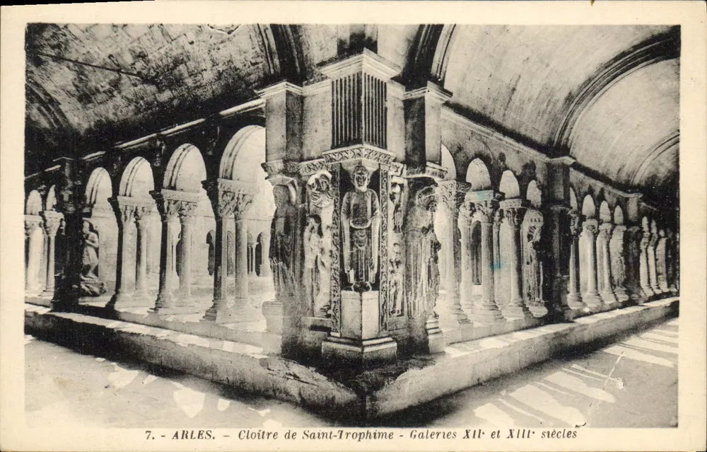 Arles - Claustro de San Trofimo - Galerías del siglo XII y XIII - Anverso