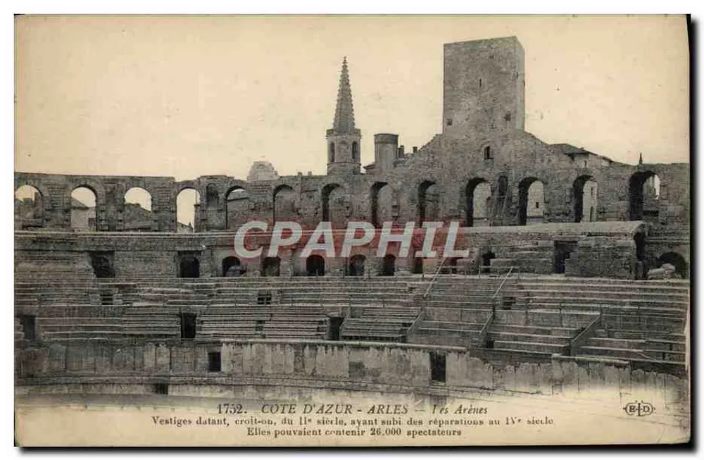 Arles — As Arenas — Vestígios datando do século II, tendo sofrido reparos no século IV - Frente