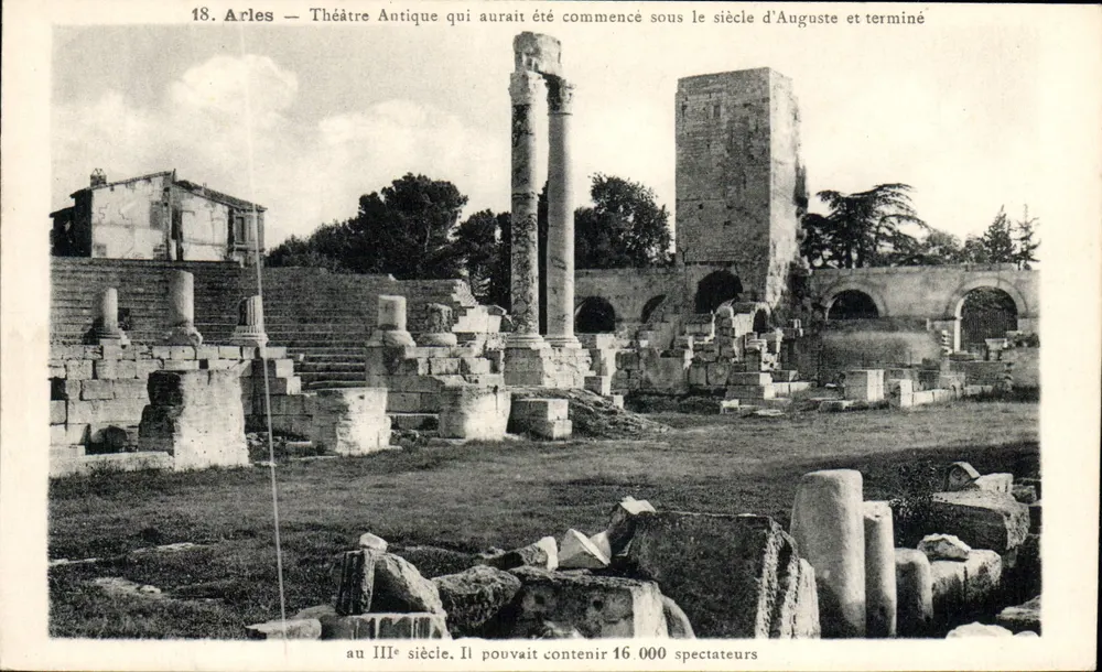 Arles — Teatro Antigo — editor J. George - Frente